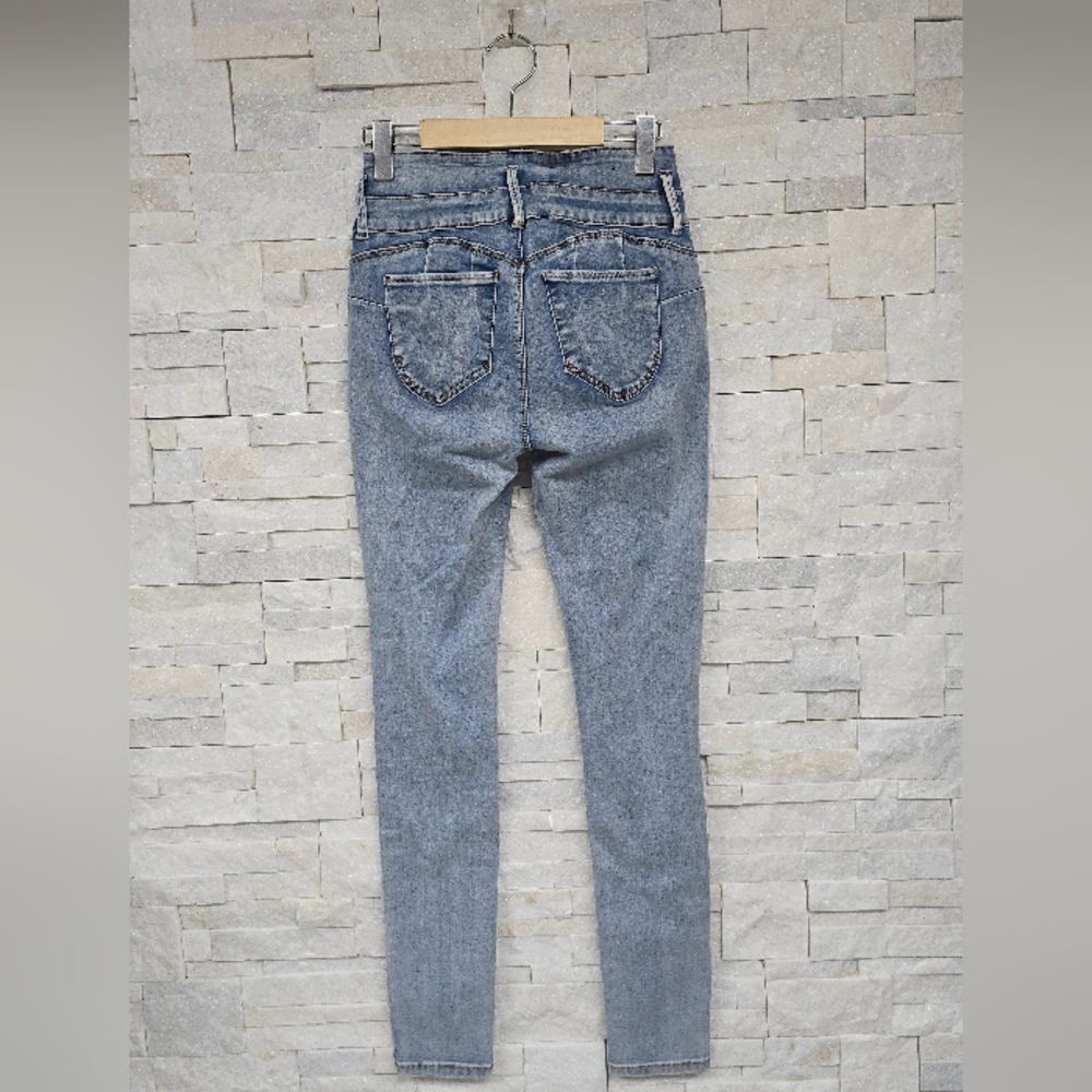 🌟 US SIZE 8 jeans bundles:Women's Jean Collection - Blue, Black, Gray - Picture 11 of 16